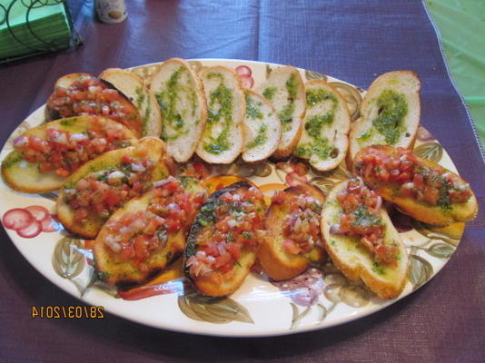 bruschetta van tomaat en basilicum