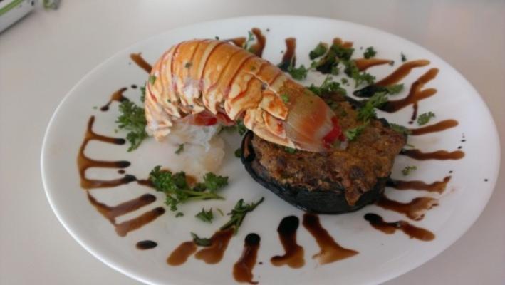 crabcake-gevulde portobellos