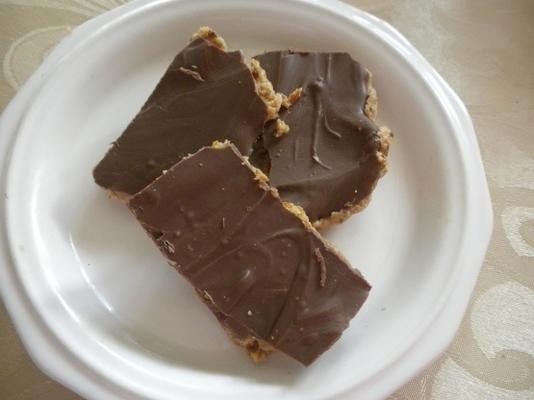 geen-bak chocolade pretzel pindakaasvierkanten