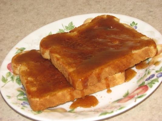 warme kaneel-honing motregen voor toast