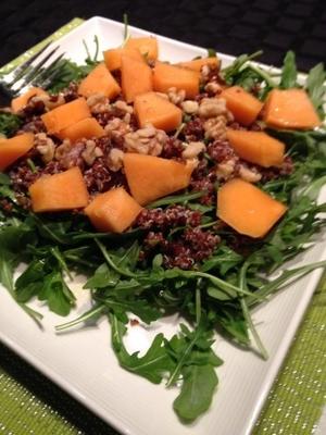 rode quinoa, amandel en rucola salade (door marco borges)