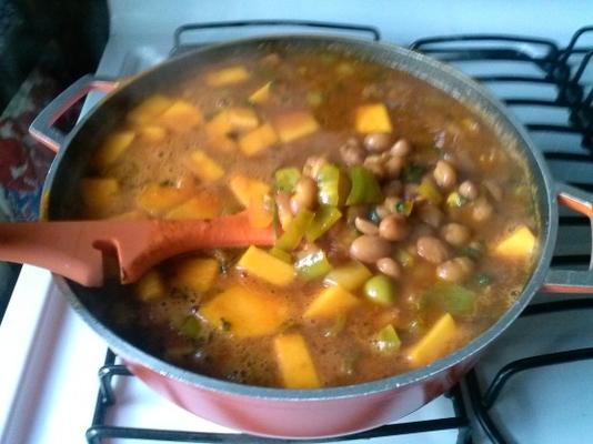 puerto rican beans (habichuelas guisadas)