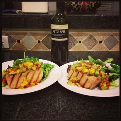 gegrilde opah met mango en avocado salsa, citrusvinaigrette en