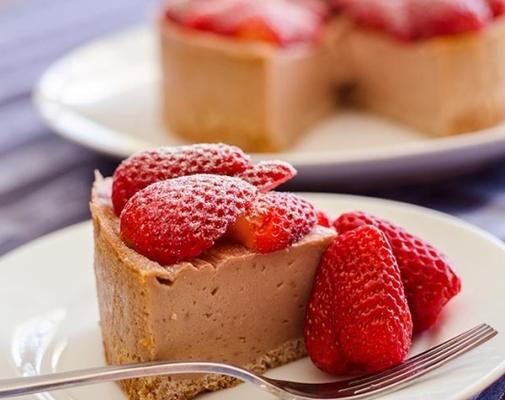 glutenvrije veganistische aardbeien cheesecake