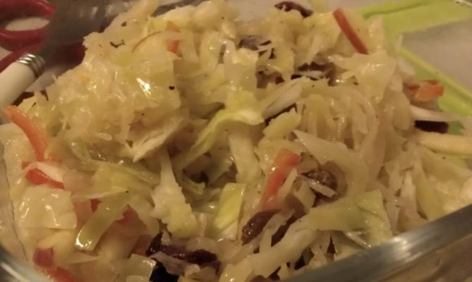 pittig slaw met zuurkool en appels