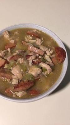 Louisiana kip en worst gumbo