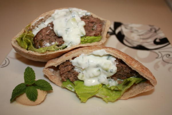 tzatziki hamburgers in Indiase stijl