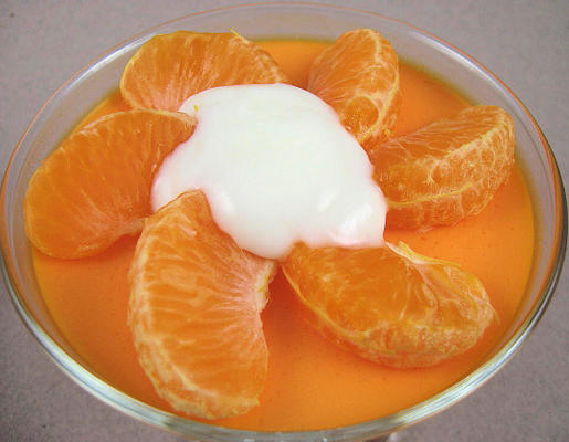 oranje fluwelen gelatine-yoghurtmousse