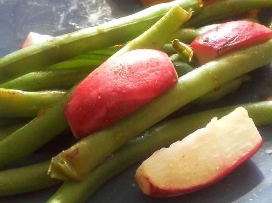 groene bonen en radijs salade