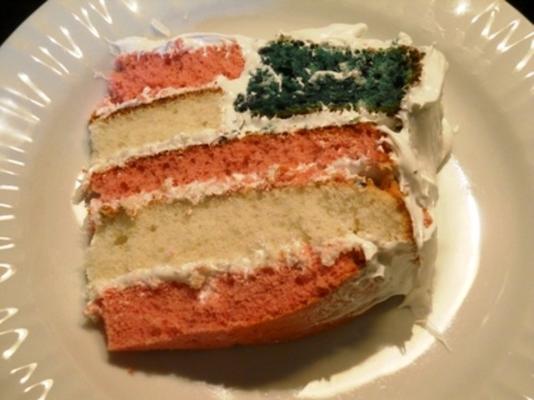 rode, witte en blauwe gelaagde cake