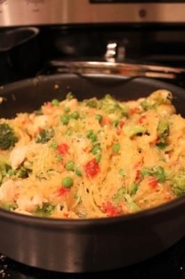 spaghetti squash met gegrilde kip en zongedroogde tomaten