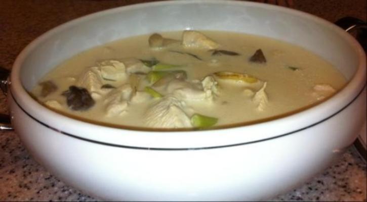 tom kha gai (kip-galangal soep)