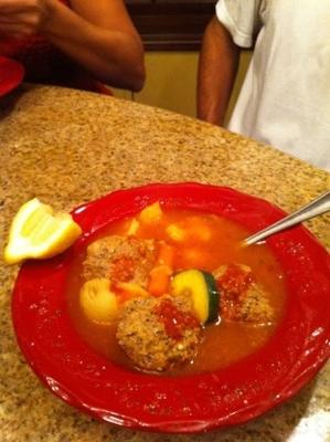 oma angie's sopa de albondigas