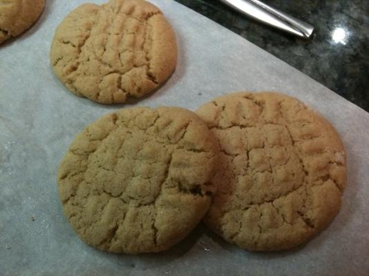 gemakkelijke glutenvrije pindakaaskoekjes (met behulp van gf cake mix)