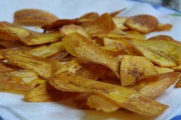 tajadas de platano verde (weegbree chips)