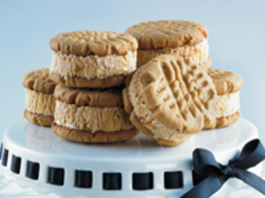 pindakaas ijs broodjes