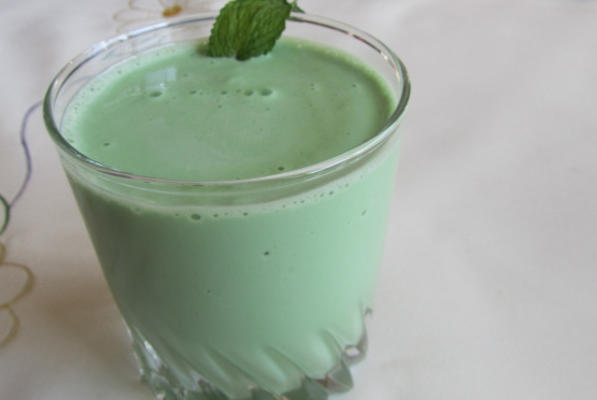 zen groene thee shake met munt en st-germain likeur