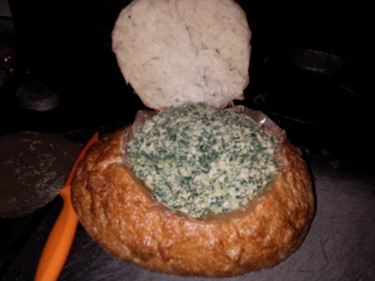 koude spinazie en artisjokkendip