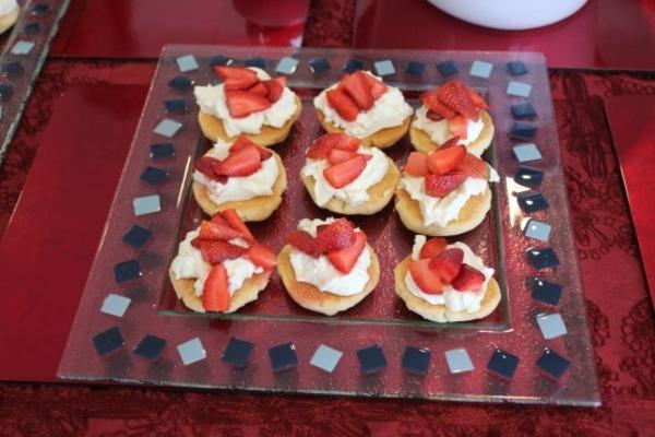 Strawberry shortcakes van donna hay