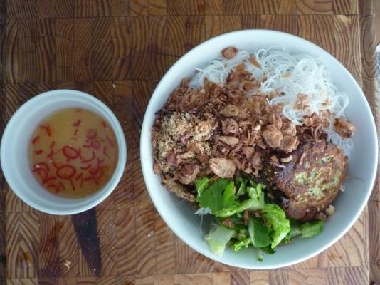 broodje chao gio - Vietnamese noedels met loempia's