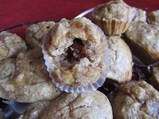 bananen-notenmuffins met jam die glutinevrij vullen