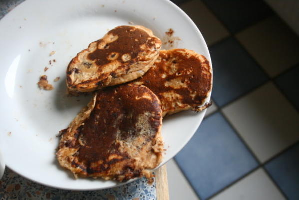 gezonde pindakaas chocolate chip cookie deeg pannenkoeken