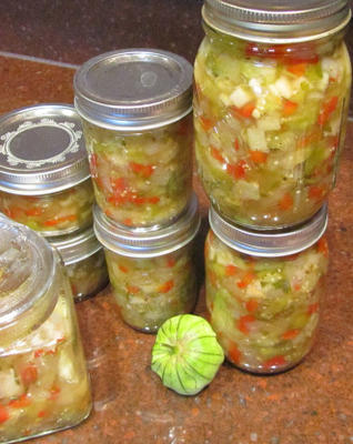 tomatillo of groene tomatenappelsalsa