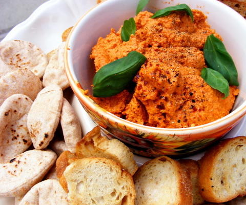 muhammara (geroosterde rode peper en walnootpasta)