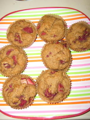 vegan frambozen aardbei muffins