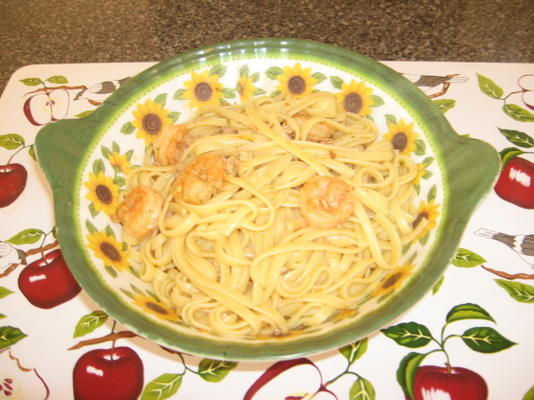 linguine met garnalen en schelpdierensaus