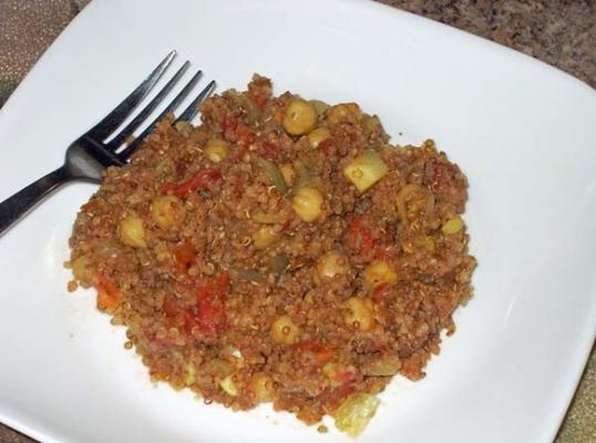 tomaat, kikkererwten en geroosterde quinoa