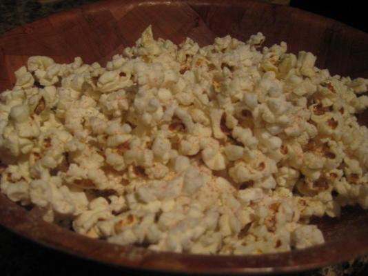 pittige knoflookpopcorn