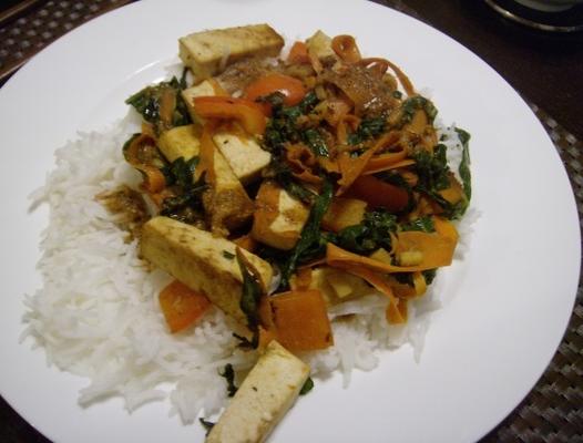 pinda gember tamari stir-fry saus