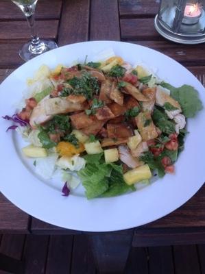 tsr-versie van chili's gegrilde caraïbische salade van todd wilbur