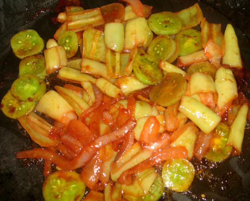 catalina pepers, uien en tomaten