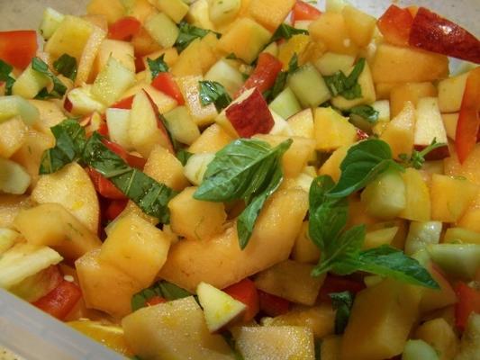 gemengde salade van groenten en fruit