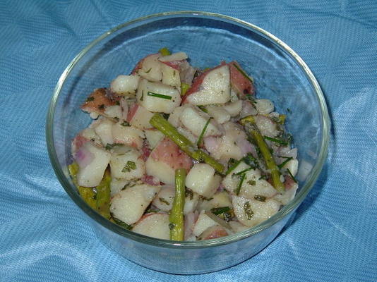 geroosterde aardappelsalade met asperges