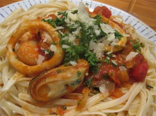 tomaat zeevruchten Marinara pasta