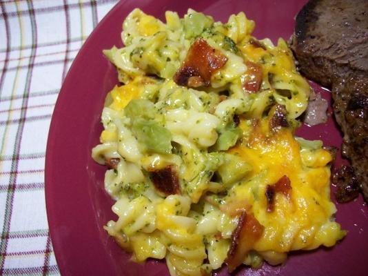 cheesy broccoli macaroni met spek