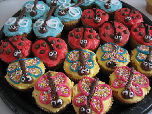 vlinders, lieveheersbeestje en libelle cupcakes / fairycakes