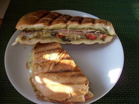 gegrilde Italiaanse pesto panini