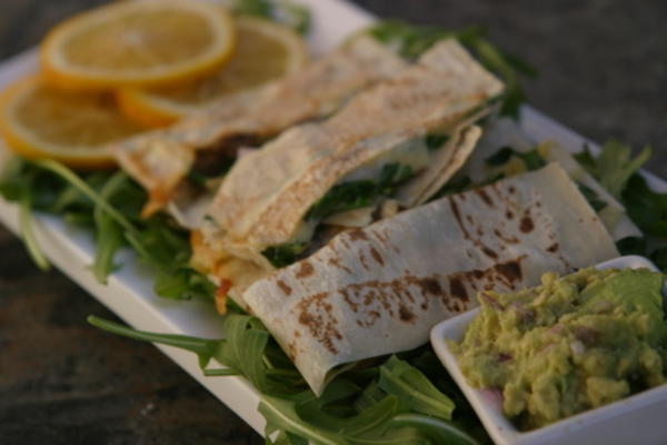 biefstuk en rucola wrapadillas met citroen avocado puree