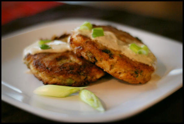 crab cakes met citroen knoflook aioli saus