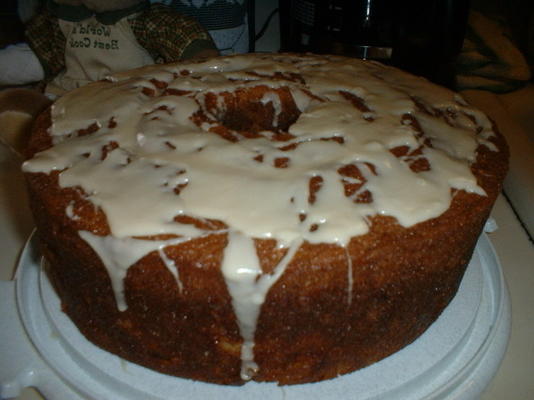 abrikozenbrandewijn en rum pond cake met perziken