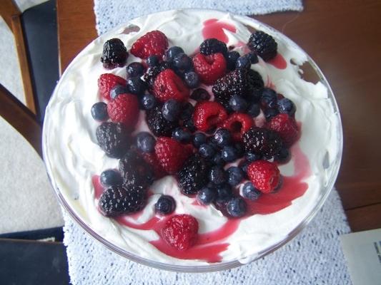 enorme triple berry trifle