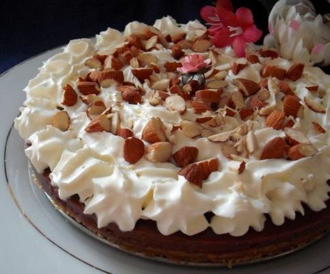 chocolade en hazelnoot muhallabieh - crème van het Midden-Oosten