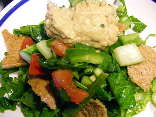 fattoush broodsalade met hummus