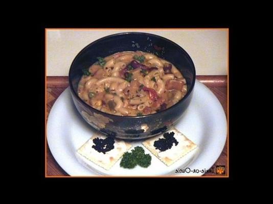 cheesastroniesoep of overgebleven tonijn macaroni braadpan soep