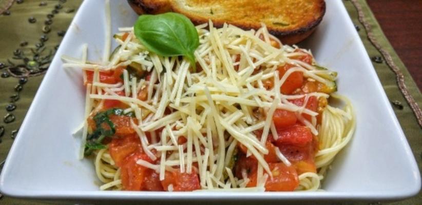 capellini van tomaat en basilicum