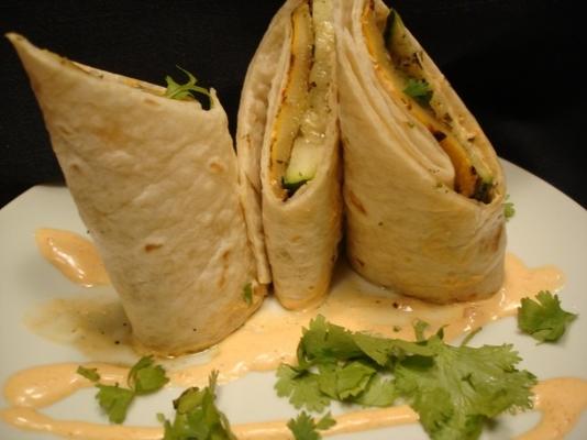 gegrilde groenten tortilla roll met geroosterde jalapenomayonaise